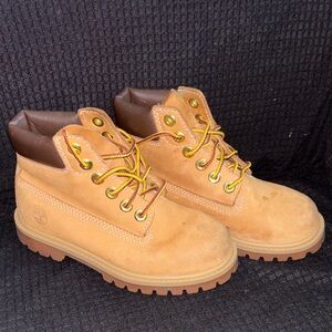 Timberland Wheat Nubuck Ankle Boots with Brown Collar